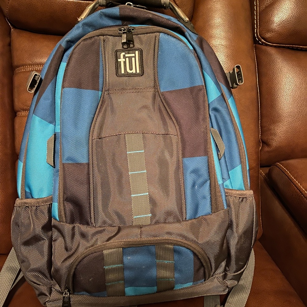 Water resistant fūl backpack in blue and grey